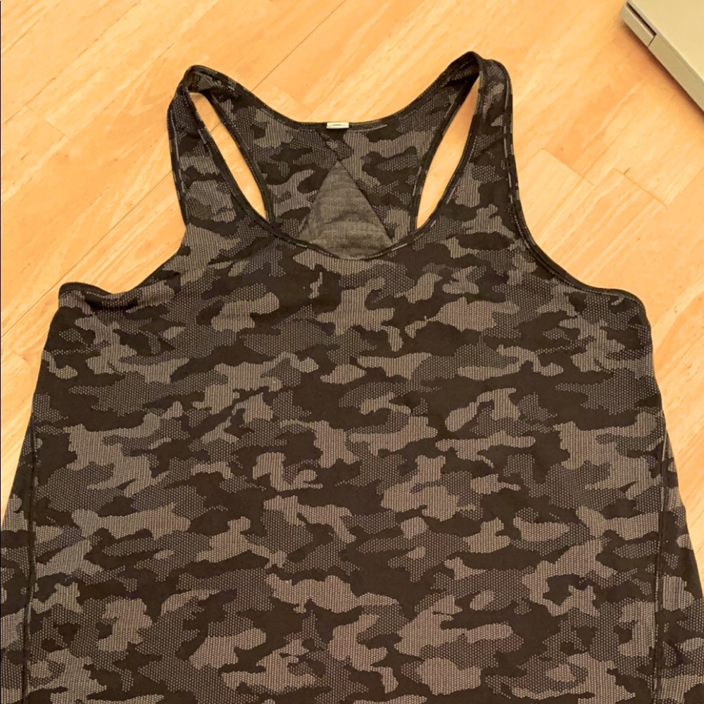 Lululemon camo tank